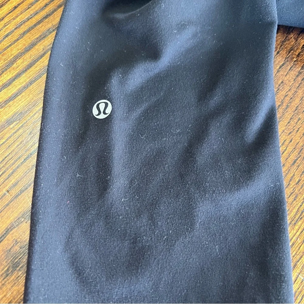 Lululemon Reversible Cropped Leggings Women’s Size 8 Gym Running Workout Active